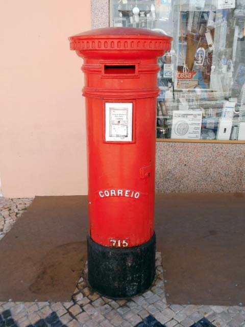 Traditioneller portugiesischer Briefkasten