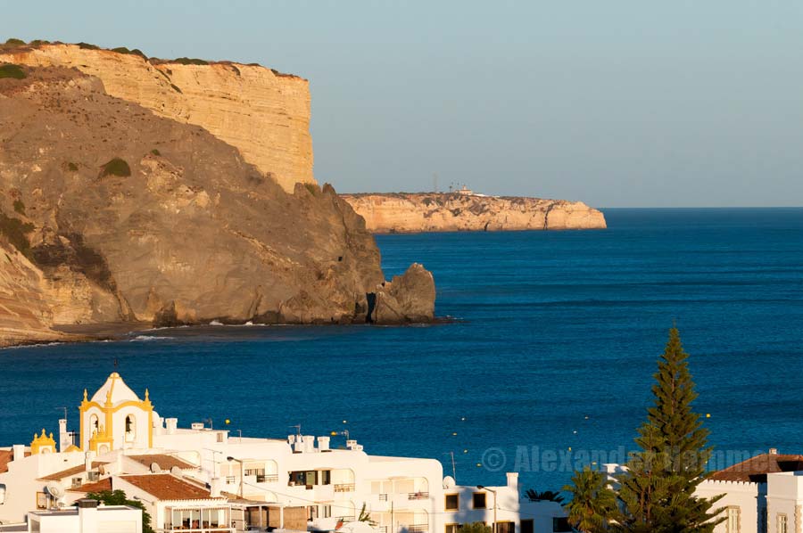 Kleines Fischerdorf Praia da Luz an der Westalgarve